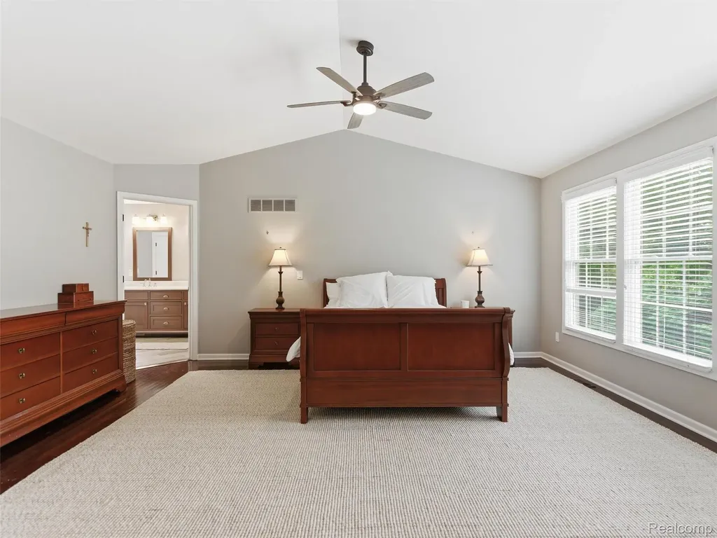 5454 Creekmonte Drive Oakland Charter Township MI 48306