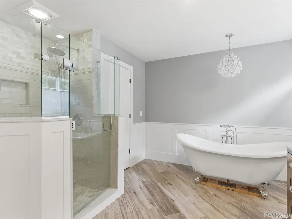 5454 Creekmonte Drive Oakland Charter Township MI 48306