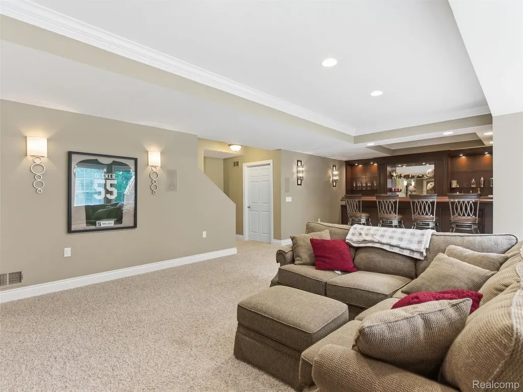 5454 Creekmonte Drive Oakland Charter Township MI 48306
