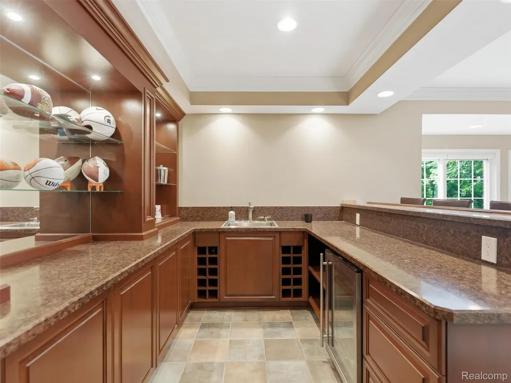 5454 Creekmonte Drive Oakland Charter Township MI 48306