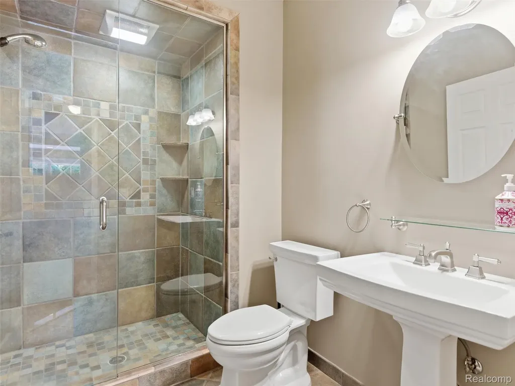 5454 Creekmonte Drive Oakland Charter Township MI 48306