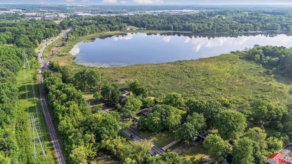 3972 Joslyn Road Orion Charter Township MI 48359