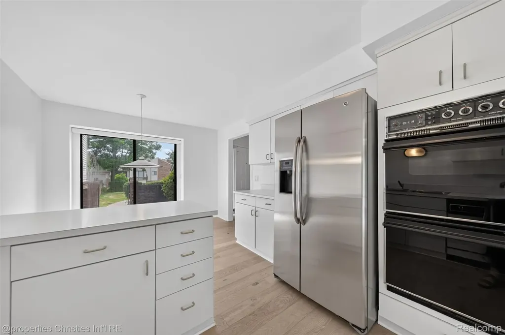 29433 W Chanticleer Drive Southfield City MI 48034
