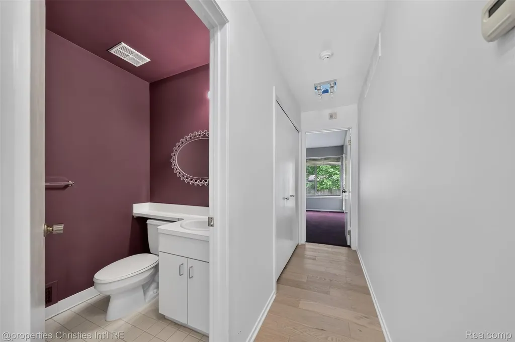 29433 W Chanticleer Drive Southfield City MI 48034