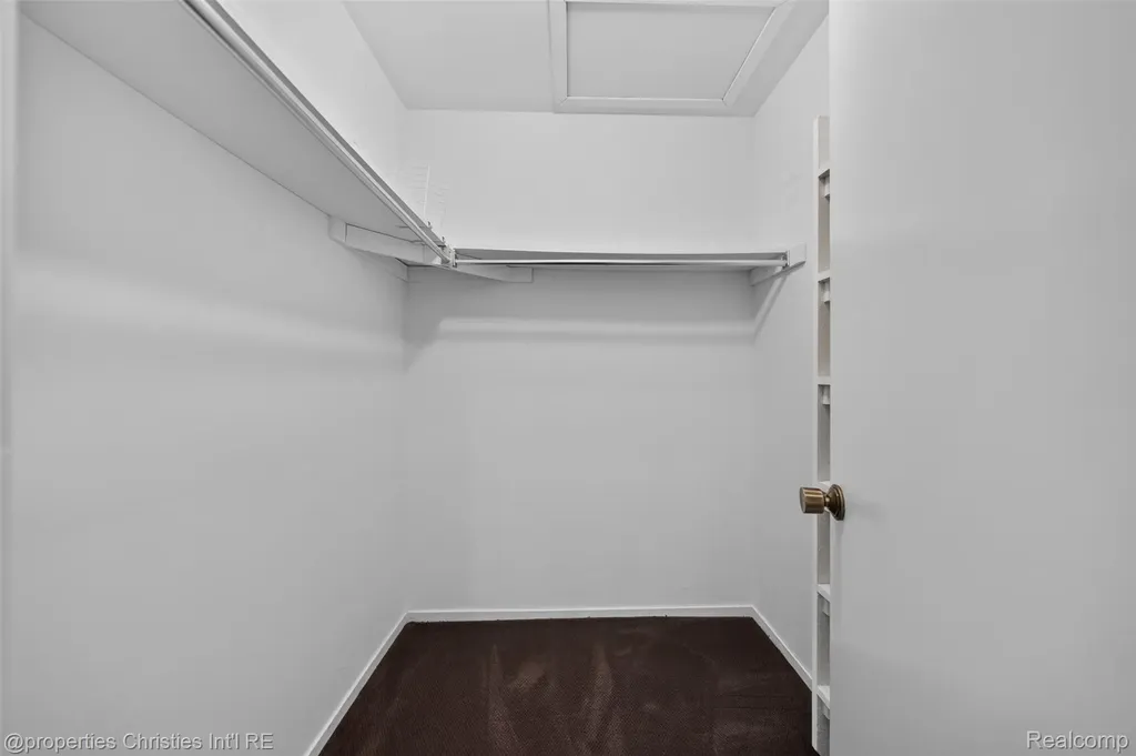 29433 W Chanticleer Drive Southfield City MI 48034