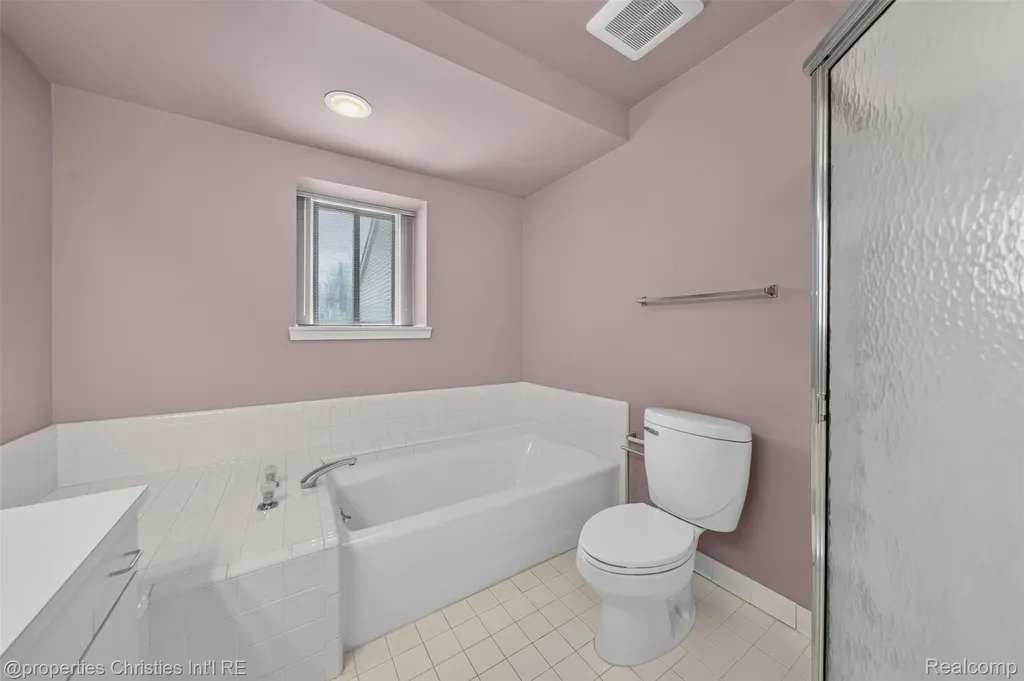 29433 W Chanticleer Drive Southfield City MI 48034