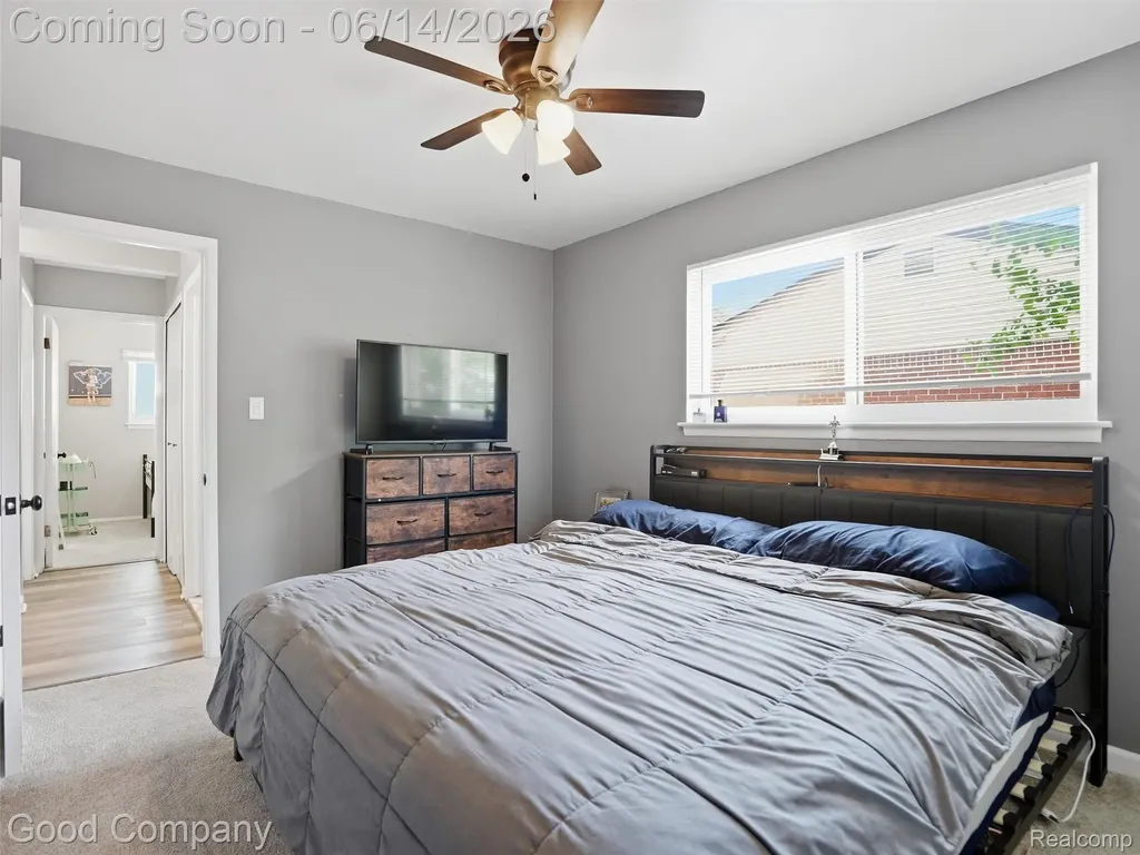 30632 Hayes Road Roseville City MI 48066