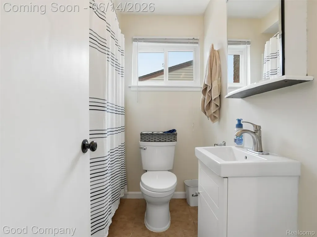 30632 Hayes Road Roseville City MI 48066