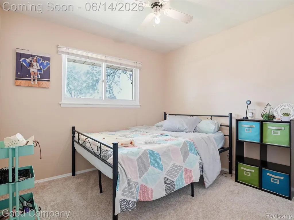 30632 Hayes Road Roseville City MI 48066