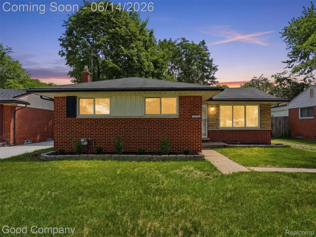 30632 Hayes Road Roseville City MI 48066