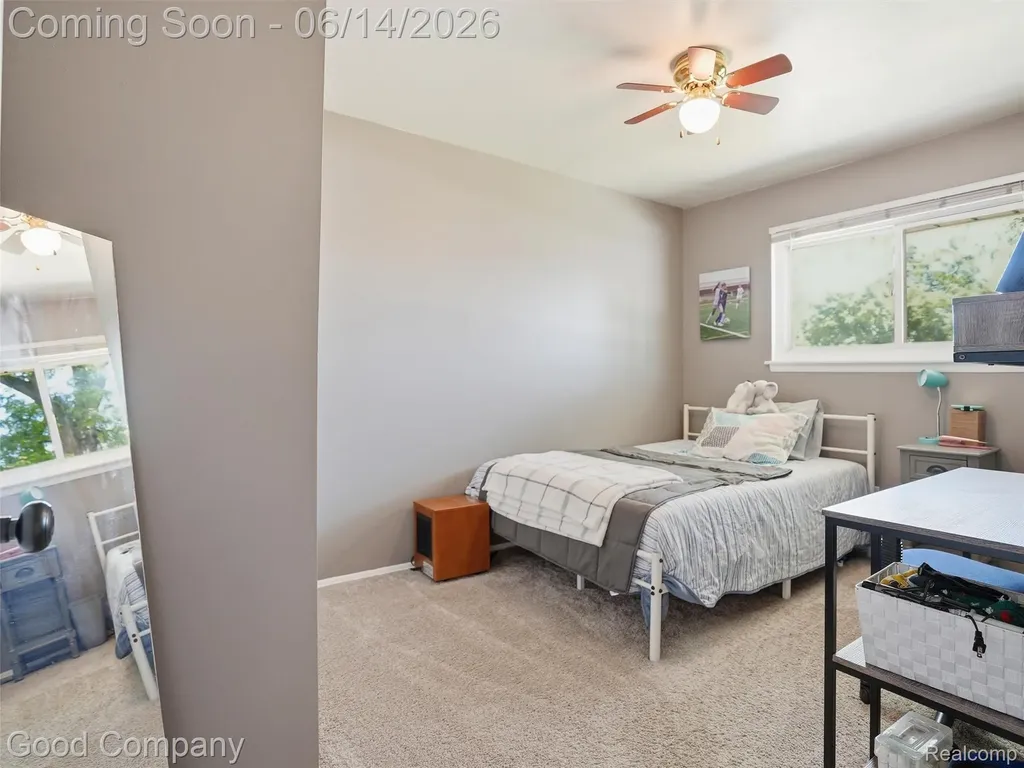 30632 Hayes Road Roseville City MI 48066