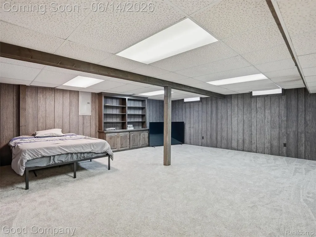 30632 Hayes Road Roseville City MI 48066