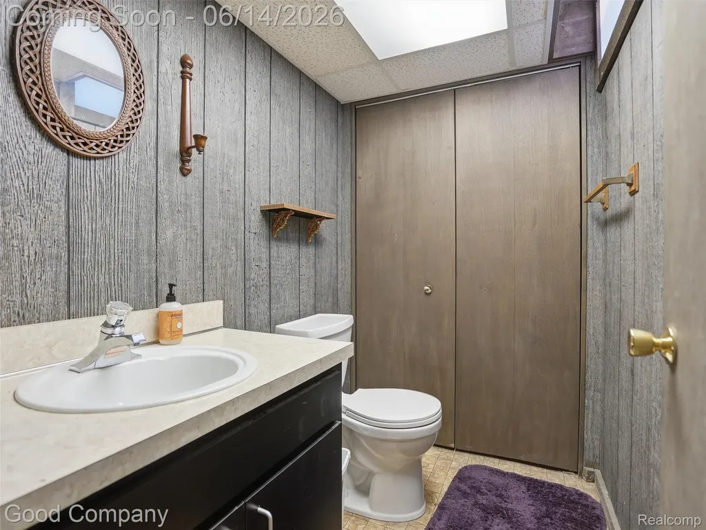 30632 Hayes Road Roseville City MI 48066