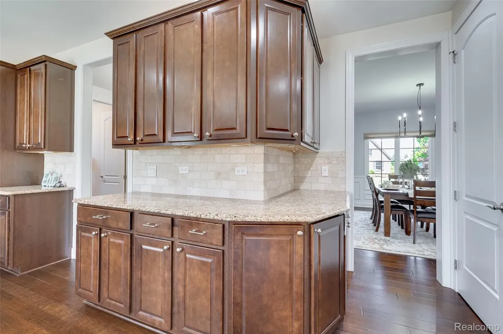 47576 Valencia Circle Novi City MI 48374