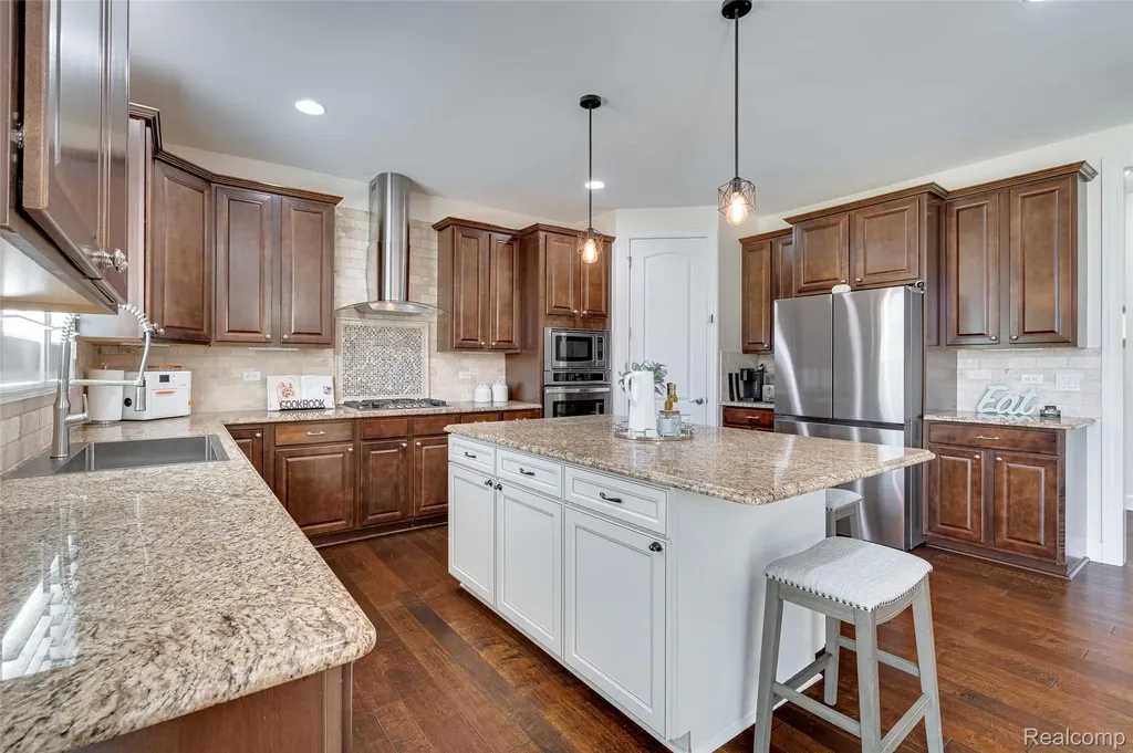 47576 Valencia Circle Novi City MI 48374