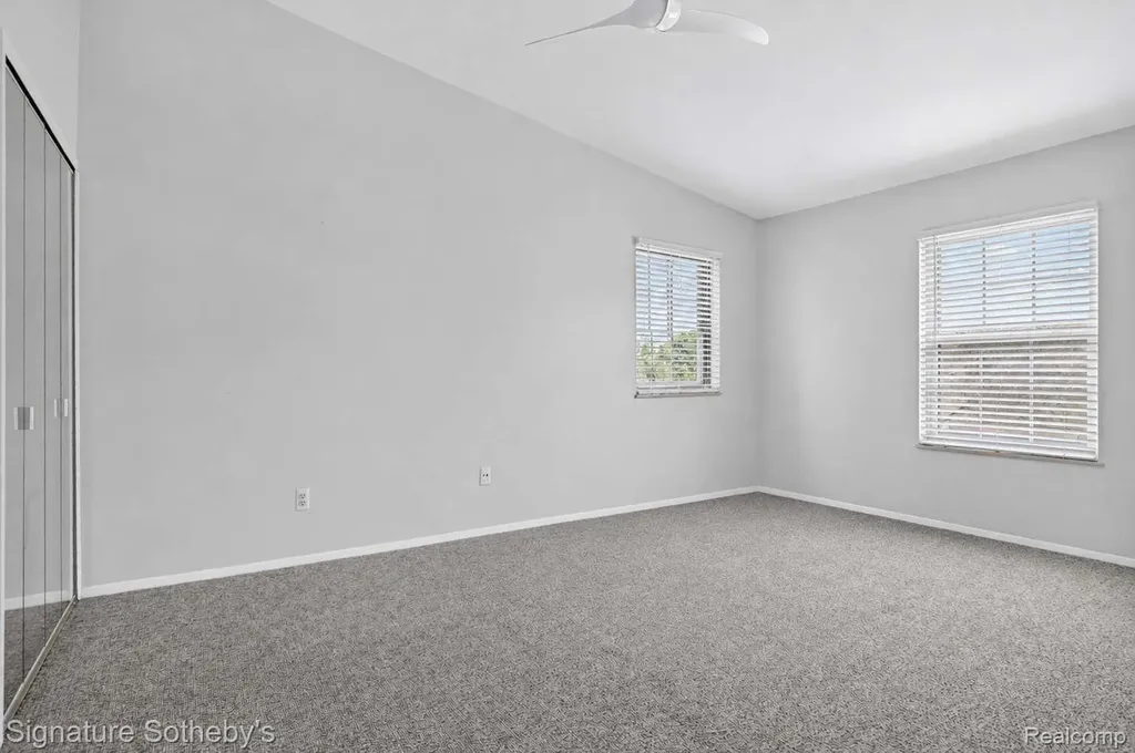 22050 Edgewater Novi City MI 48375