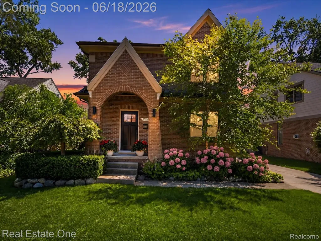 10125 Borgman Avenue Huntington Woods City MI 48070