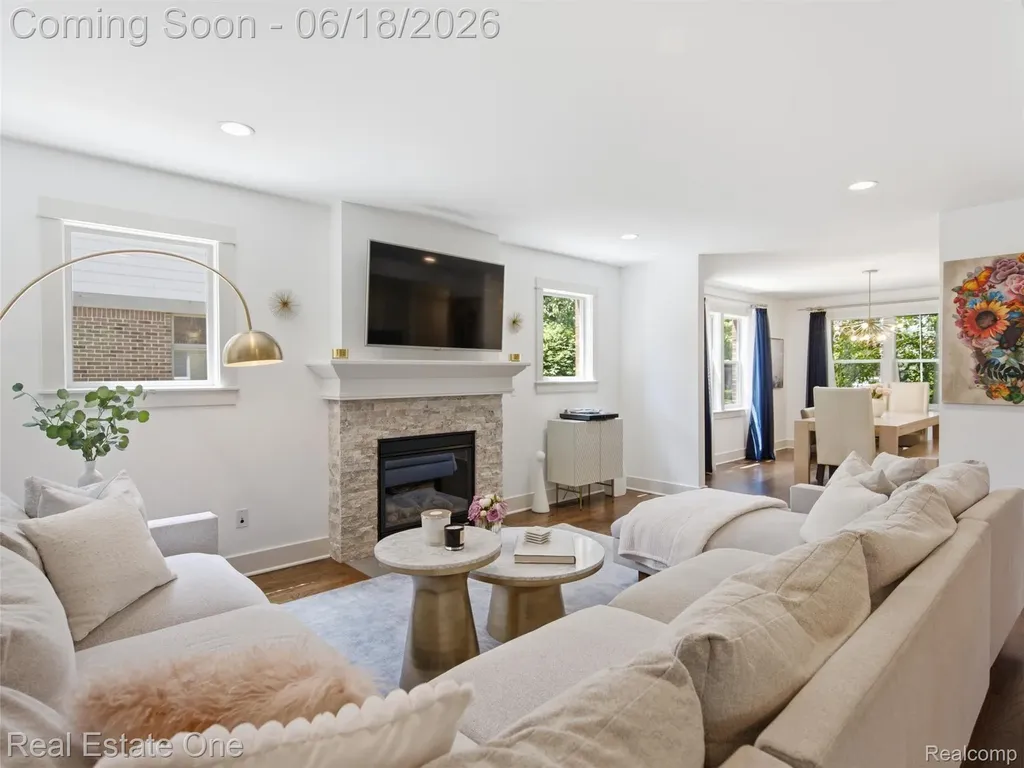 10125 Borgman Avenue Huntington Woods City MI 48070