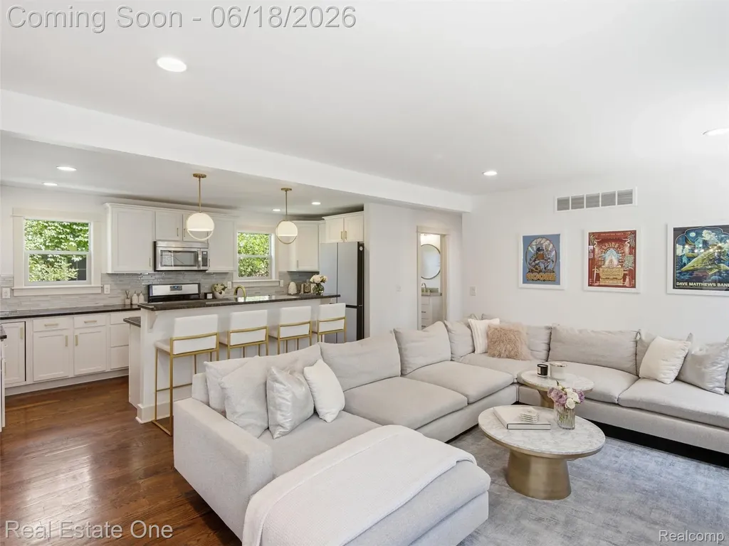10125 Borgman Avenue Huntington Woods City MI 48070