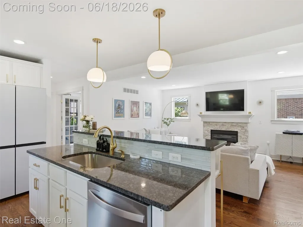 10125 Borgman Avenue Huntington Woods City MI 48070