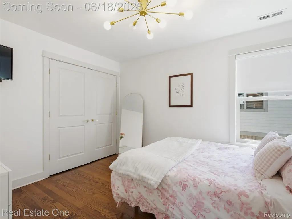 10125 Borgman Avenue Huntington Woods City MI 48070
