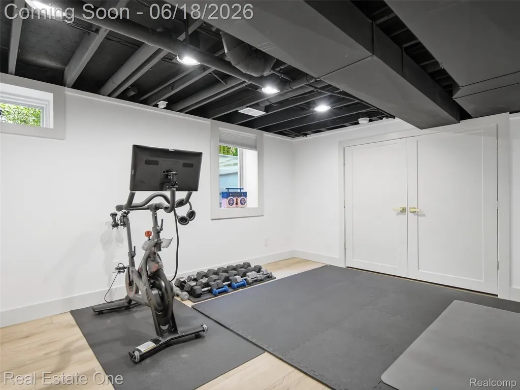 10125 Borgman Avenue Huntington Woods City MI 48070