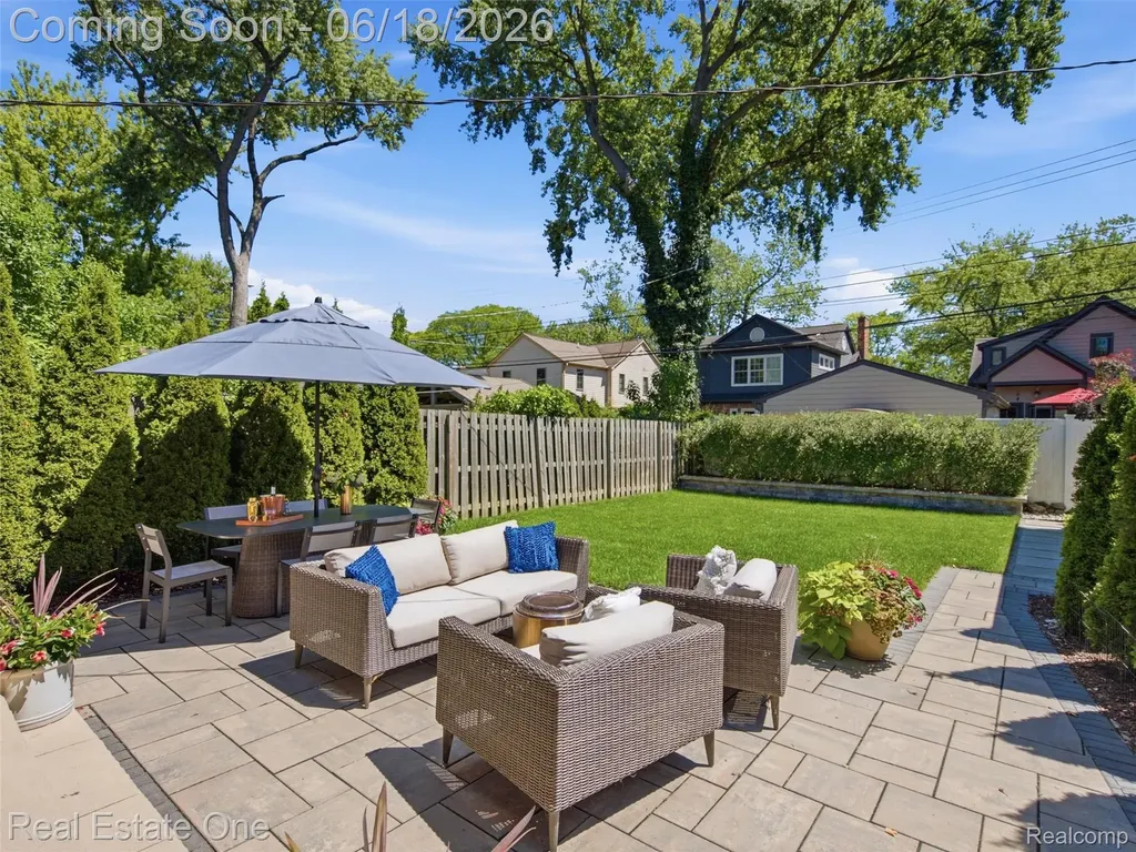 10125 Borgman Avenue Huntington Woods City MI 48070