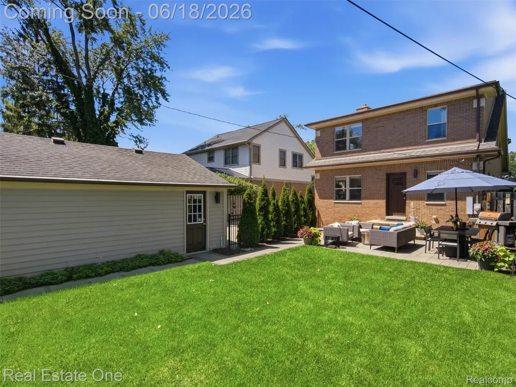 10125 Borgman Avenue Huntington Woods City MI 48070