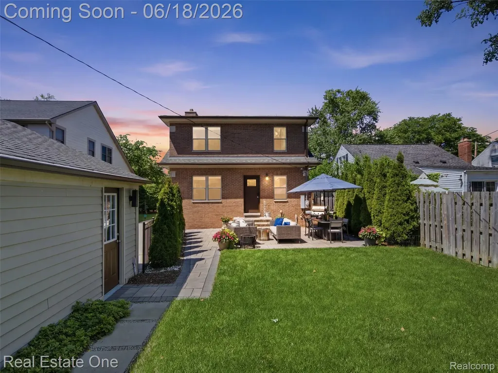10125 Borgman Avenue Huntington Woods City MI 48070