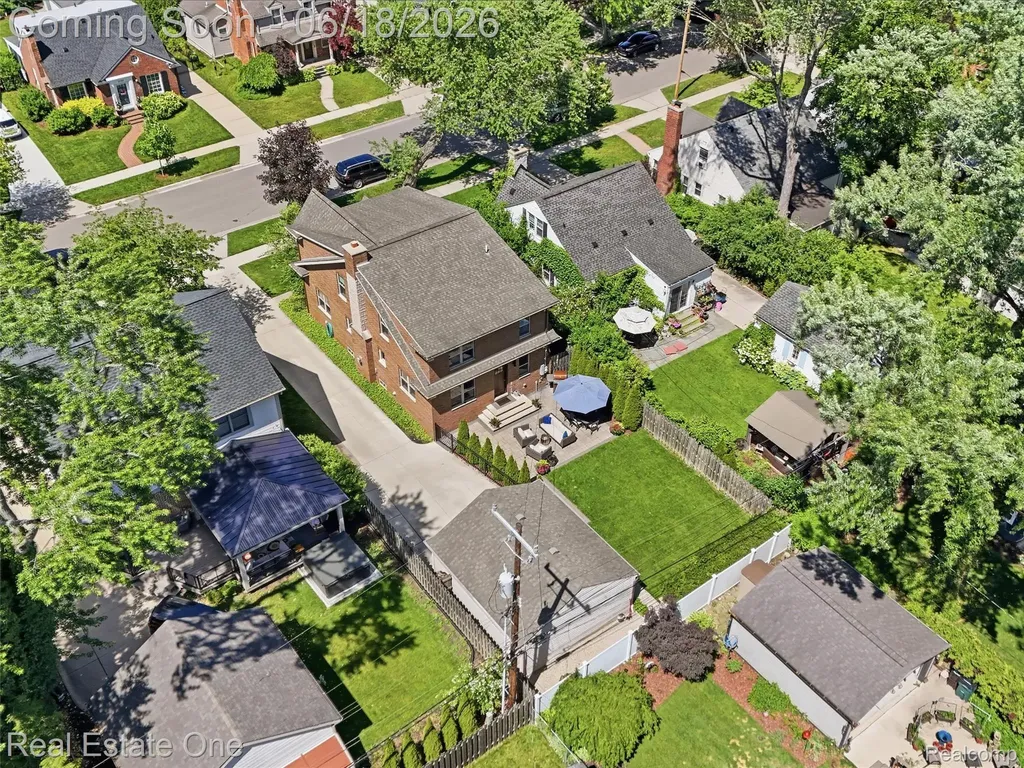 10125 Borgman Avenue Huntington Woods City MI 48070
