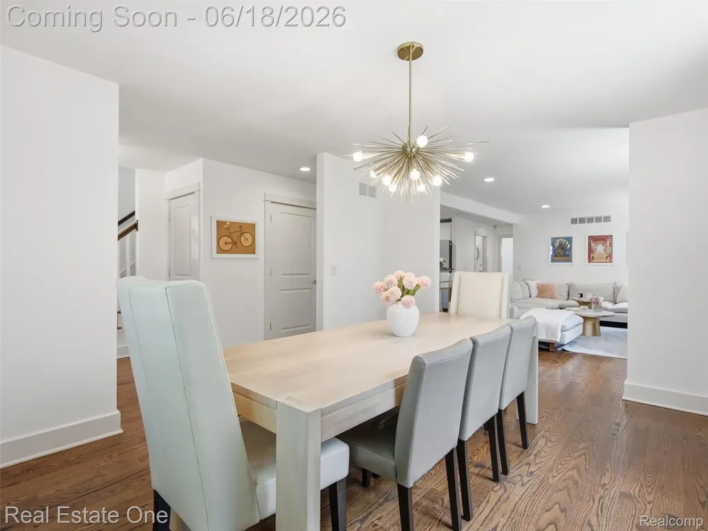 10125 Borgman Avenue Huntington Woods City MI 48070