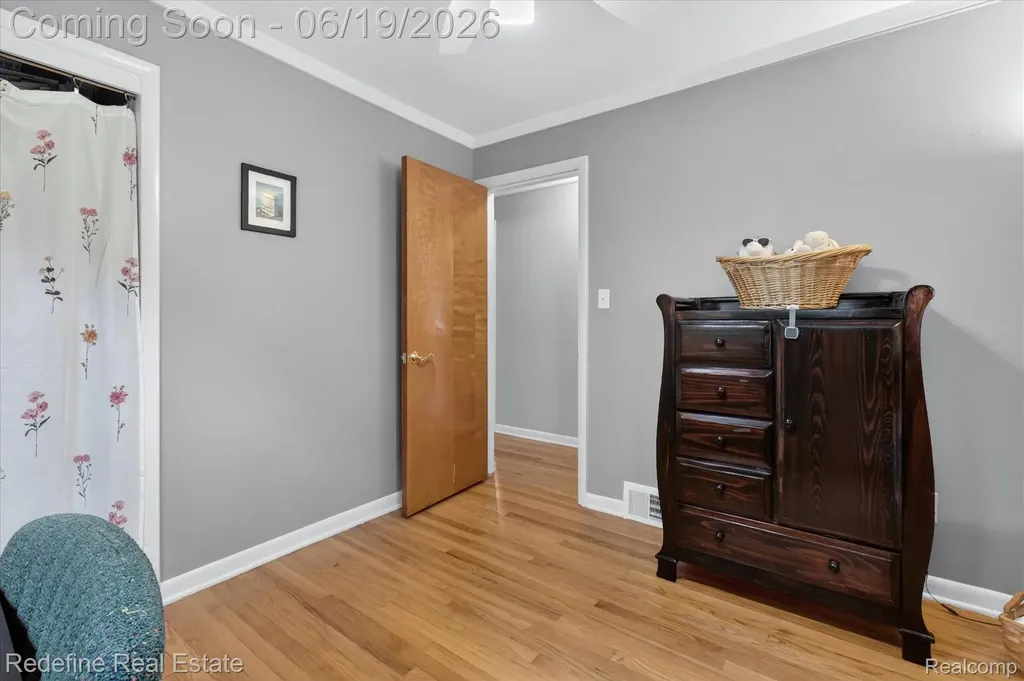 2432 Dallas Avenue Royal Oak City MI 48067
