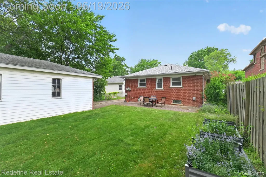 2432 Dallas Avenue Royal Oak City MI 48067