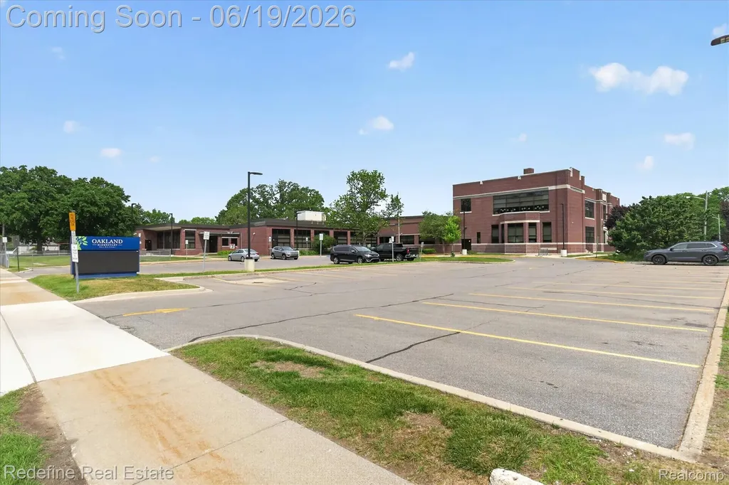 2432 Dallas Avenue Royal Oak City MI 48067