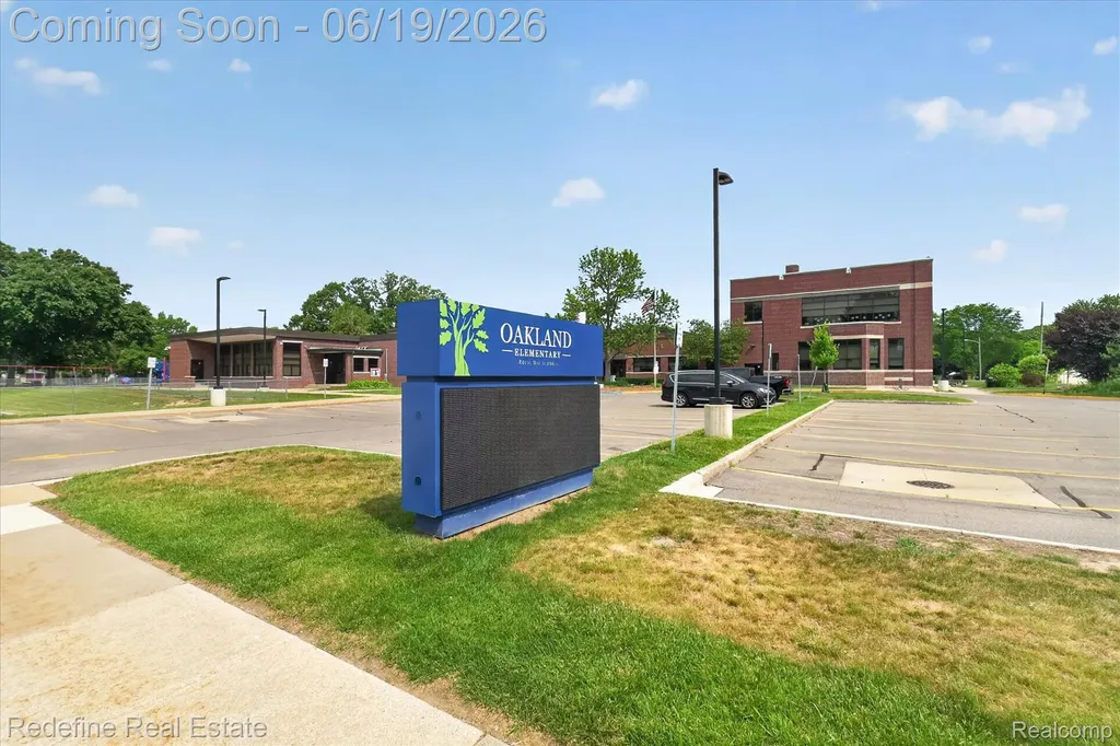 2432 Dallas Avenue Royal Oak City MI 48067