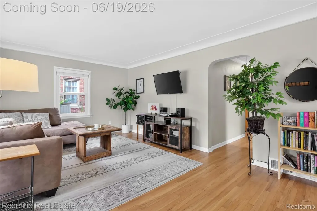 2432 Dallas Avenue Royal Oak City MI 48067