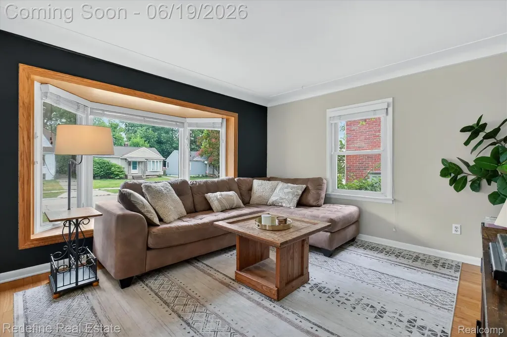 2432 Dallas Avenue Royal Oak City MI 48067