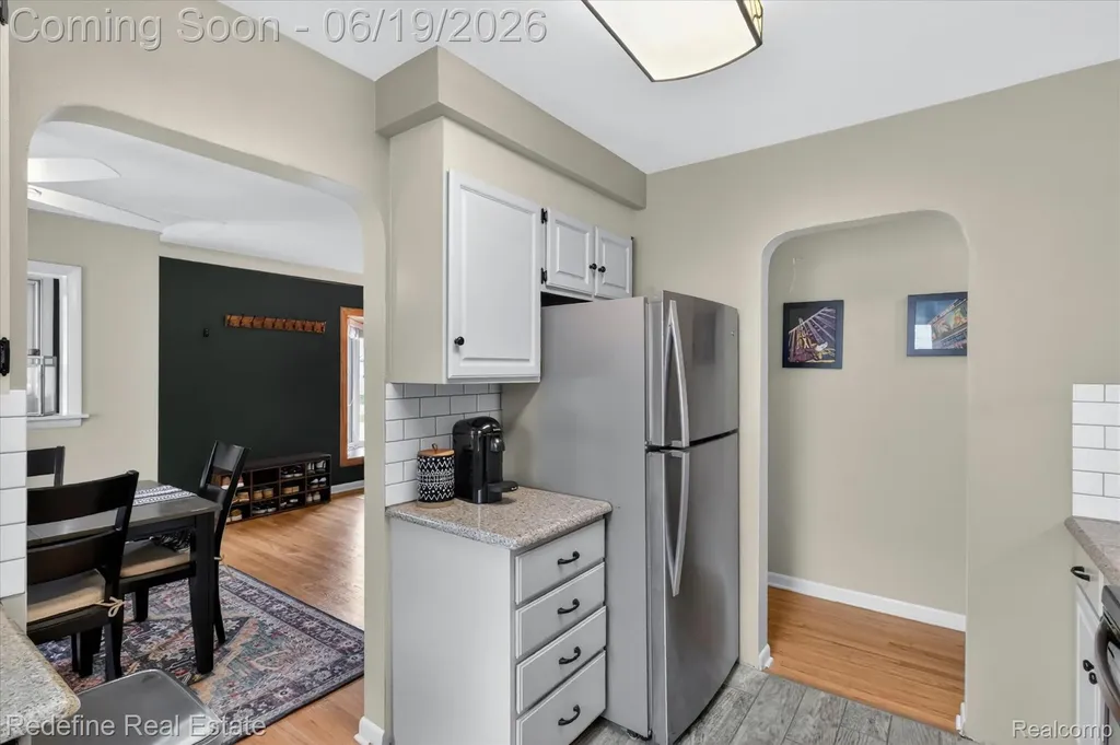 2432 Dallas Avenue Royal Oak City MI 48067