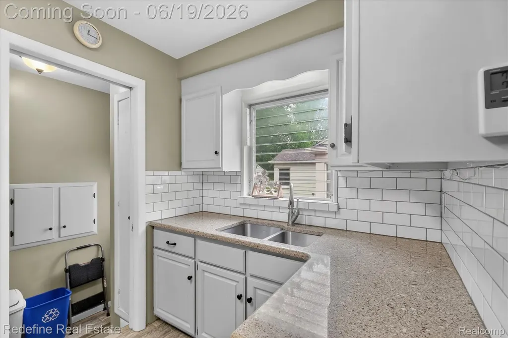 2432 Dallas Avenue Royal Oak City MI 48067