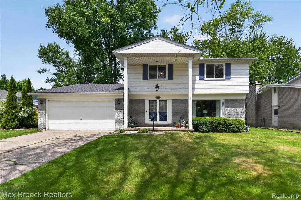 30195 Pleasant Trail Southfield City MI 48076