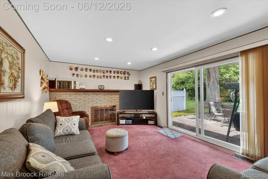 30195 Pleasant Trail Southfield City MI 48076