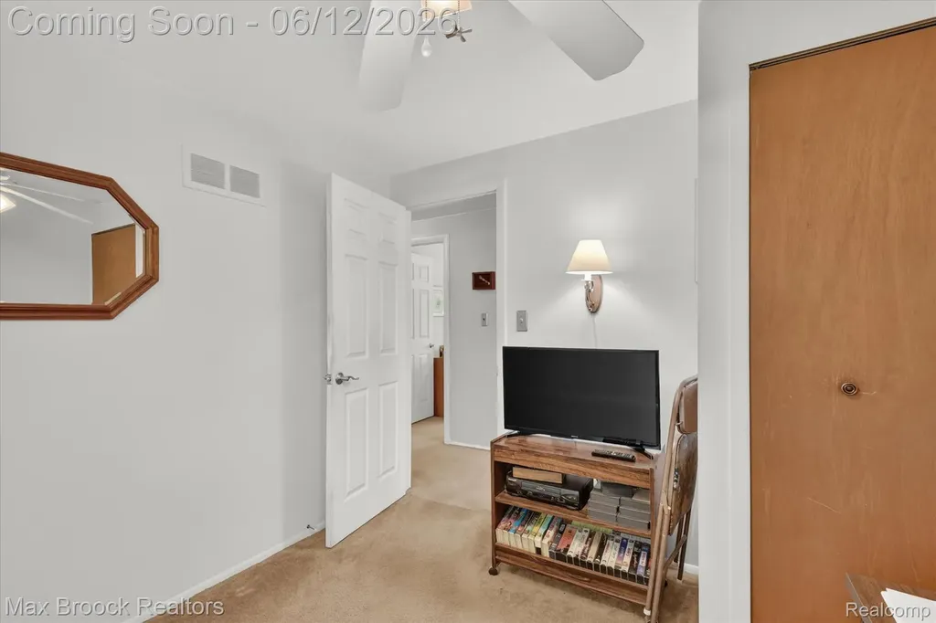 30195 Pleasant Trail Southfield City MI 48076