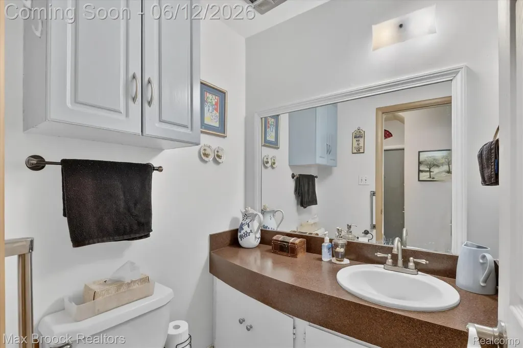 30195 Pleasant Trail Southfield City MI 48076