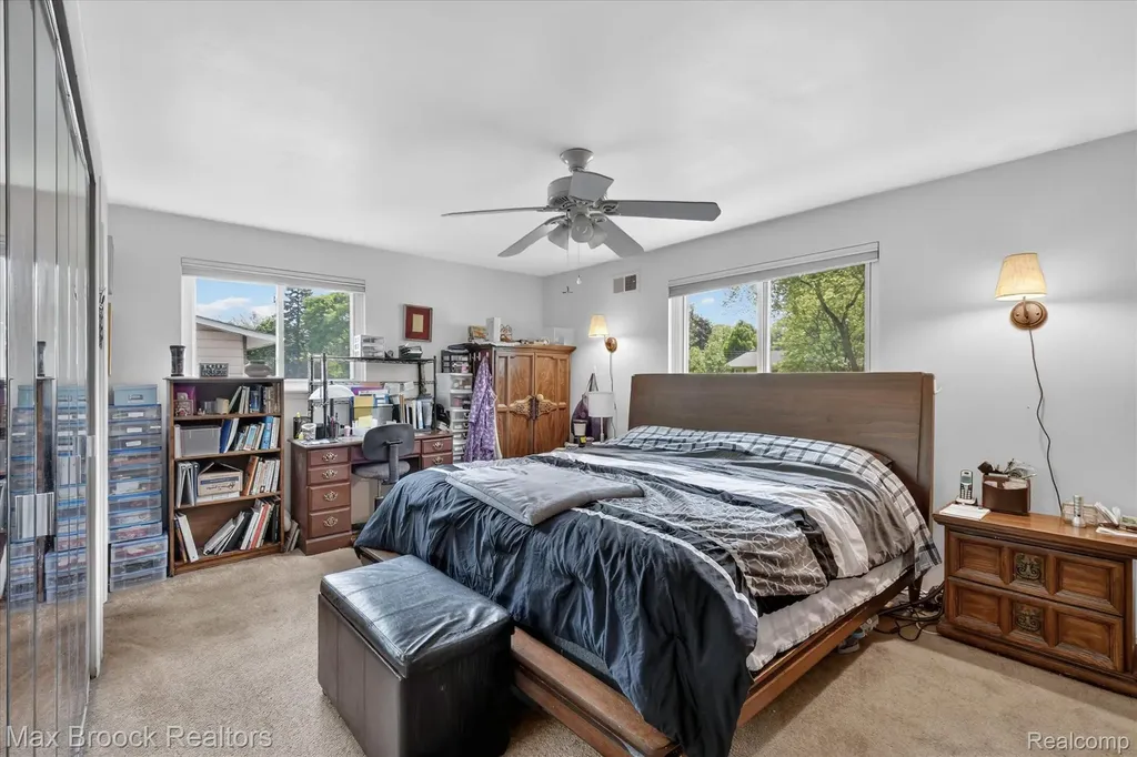 30195 Pleasant Trail Southfield City MI 48076