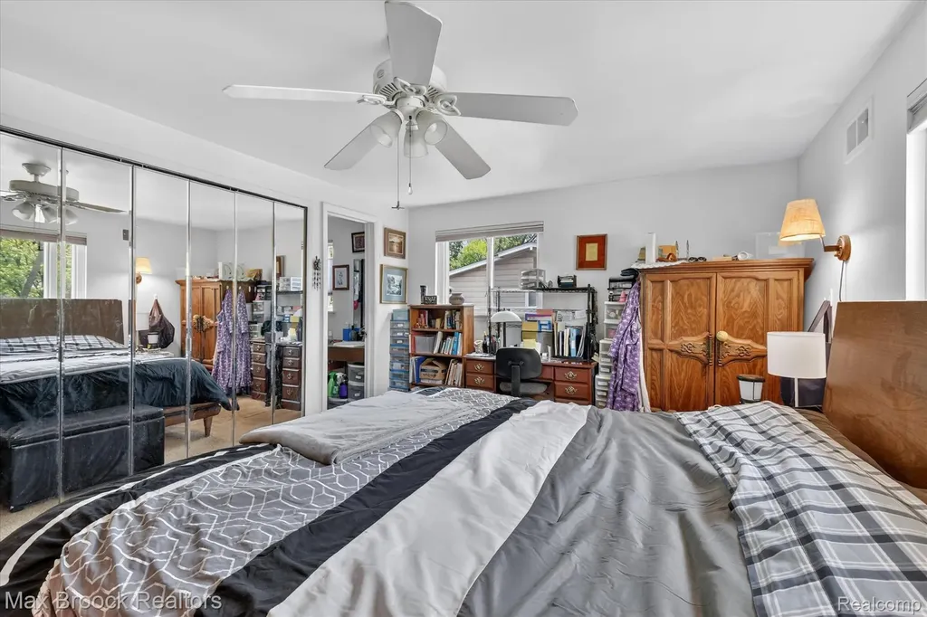 30195 Pleasant Trail Southfield City MI 48076
