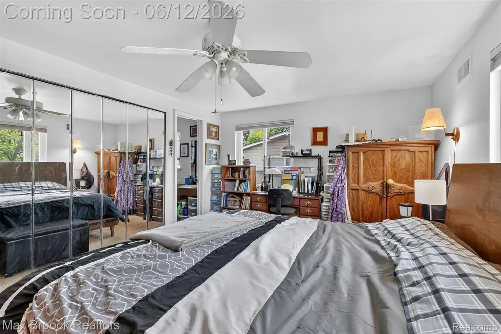 30195 Pleasant Trail Southfield City MI 48076