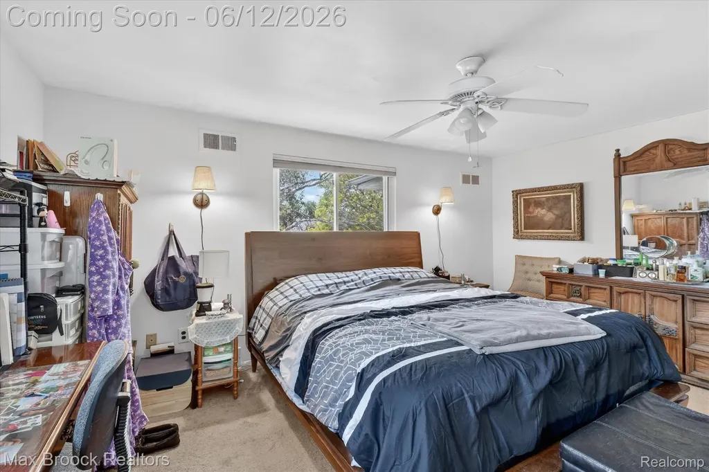 30195 Pleasant Trail Southfield City MI 48076