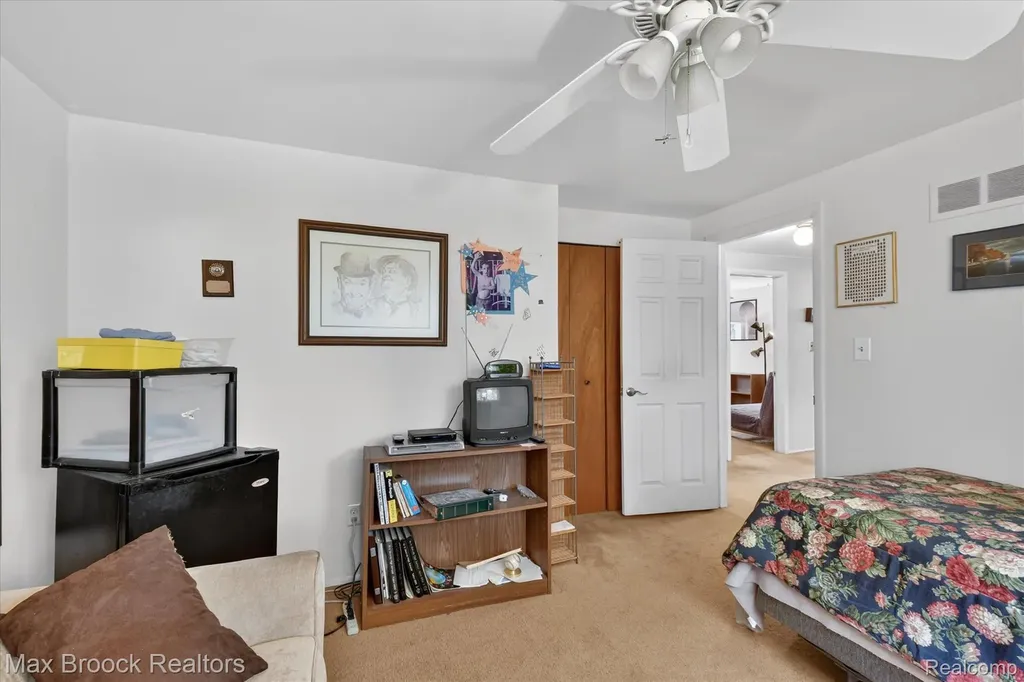 30195 Pleasant Trail Southfield City MI 48076