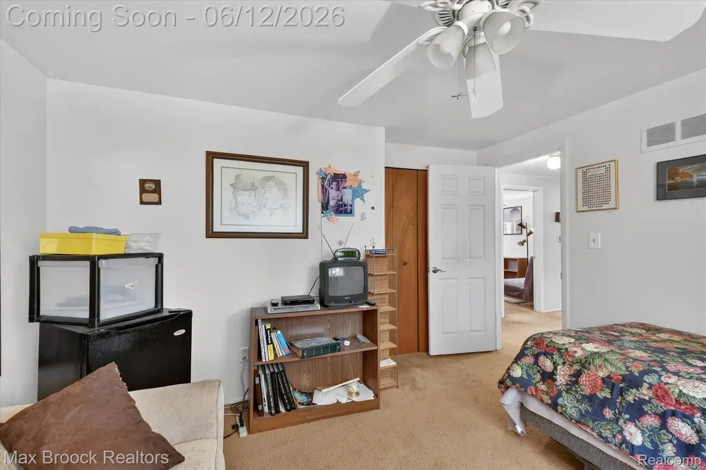 30195 Pleasant Trail Southfield City MI 48076