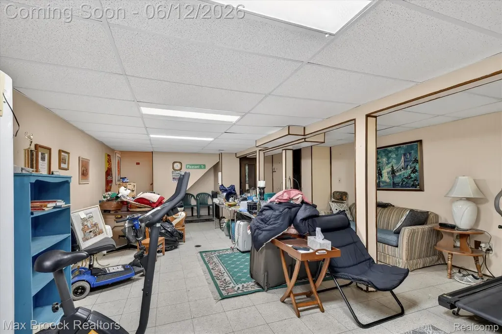 30195 Pleasant Trail Southfield City MI 48076